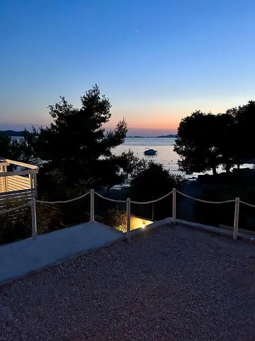 Дом отдыха Beachhouse #1 - Buqez Resort Драге Хорватия