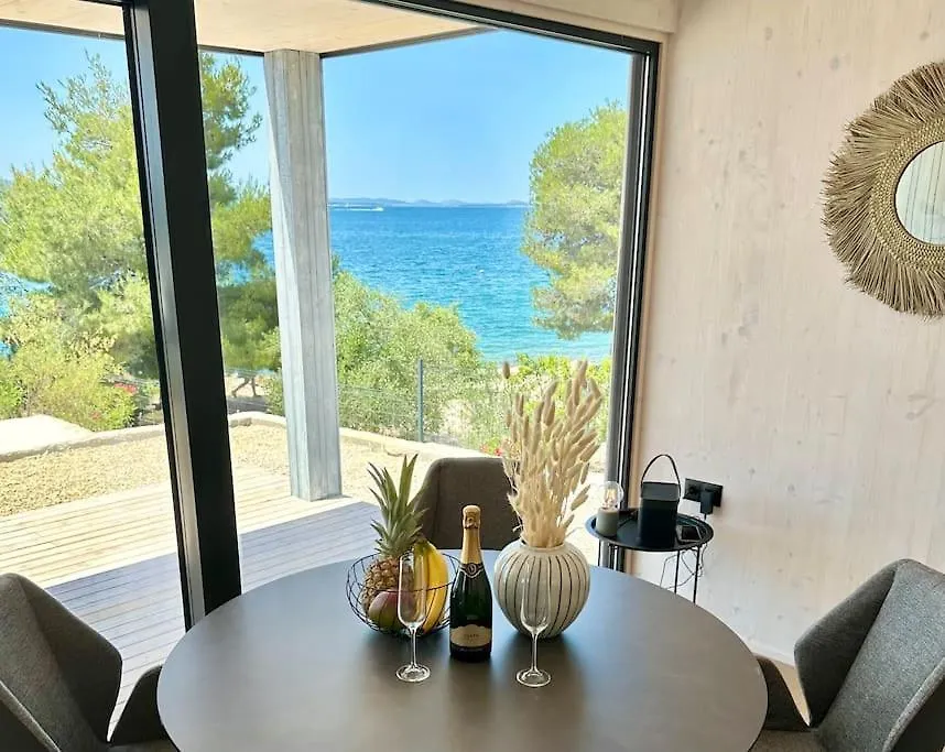 Beachhouse #1 - Buqez Resort Драге