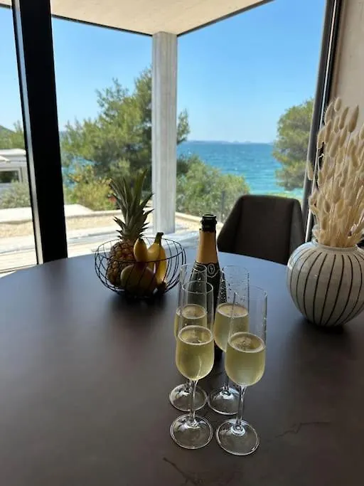 Beachhouse #1 - Buqez Resort Драге